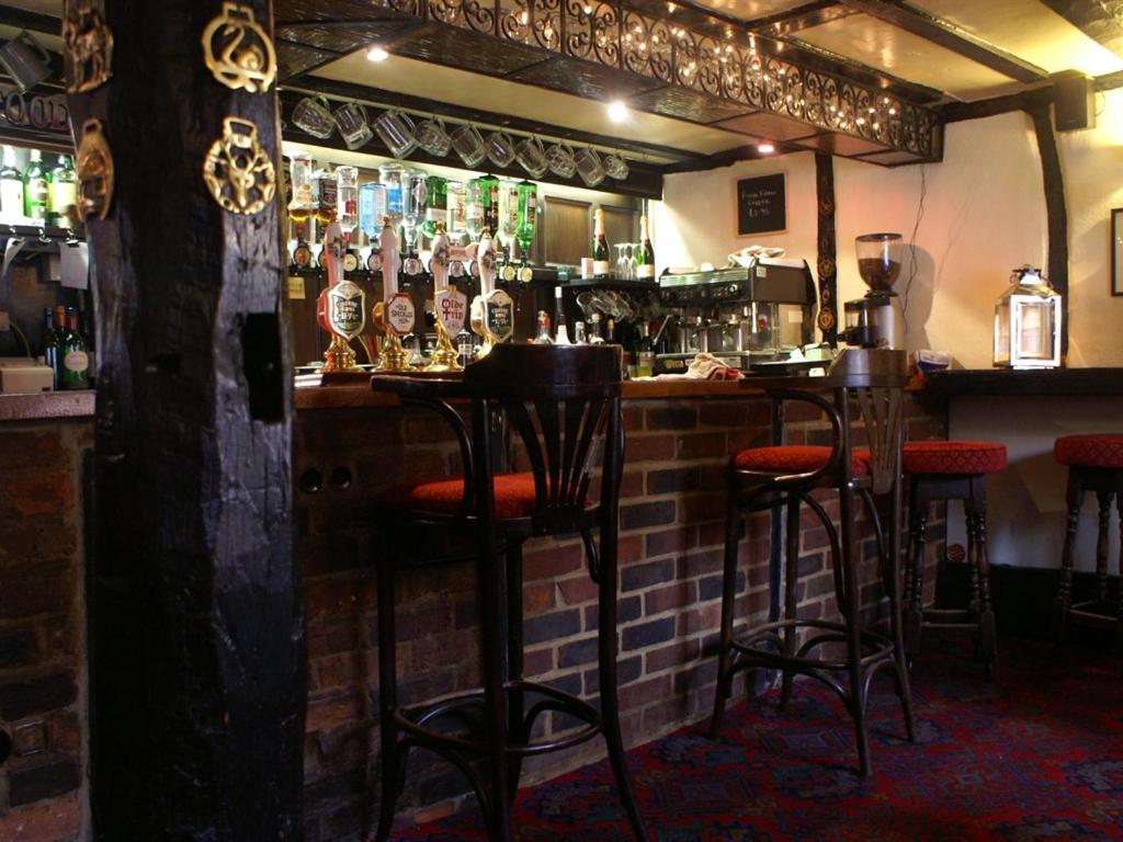 The Saracens Head 3*