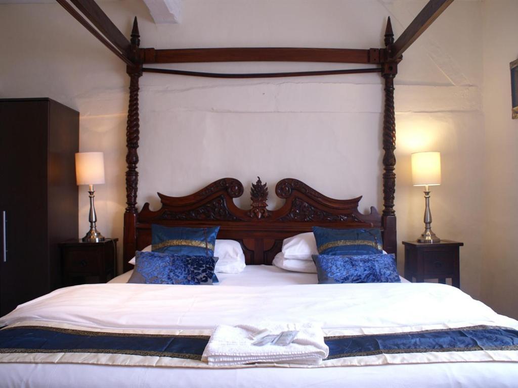 The Saracens Head Inn